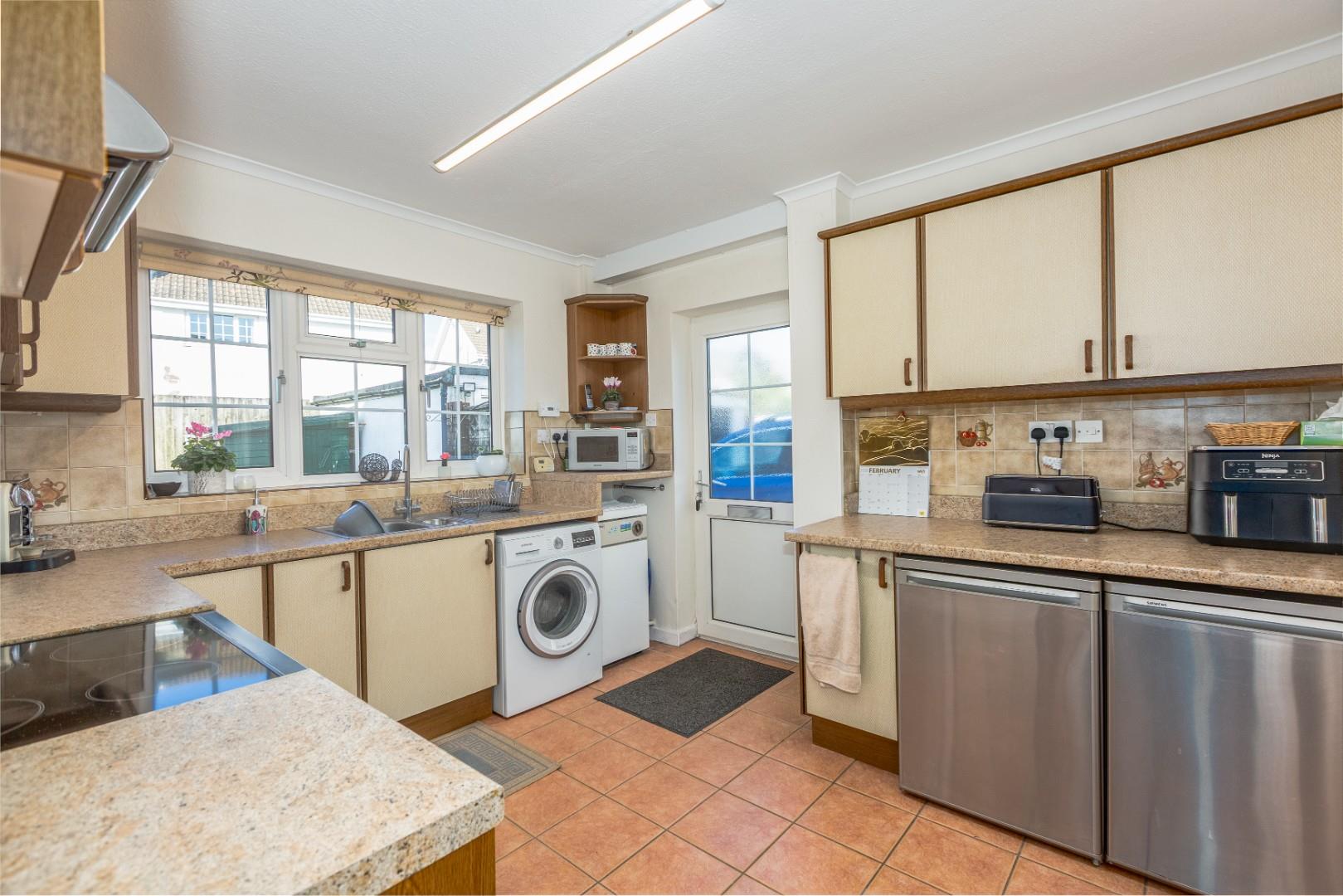 Eastlands Park, Bishopston, Swansea, SA3 3DG